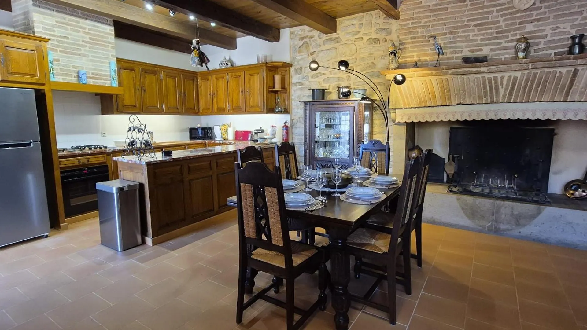 Maison Gaugiran Puycelci Сasa de vacaciones